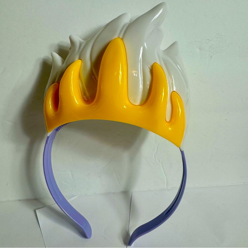 NWOT. Disney Ursula Little Mermaid Headband Crown Light Up Plastic ears headband